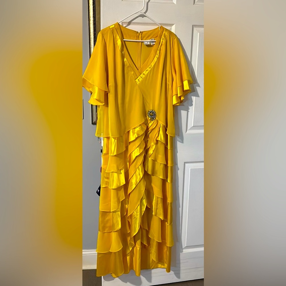 Beautiful yellow gold dresss